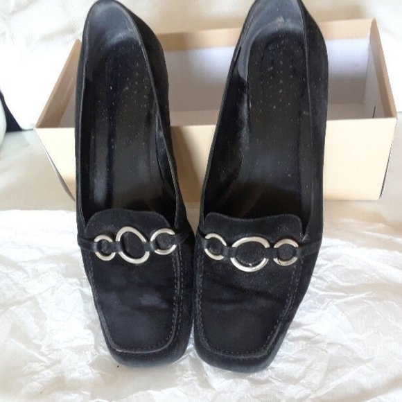 Too small - Picture 2 of 2